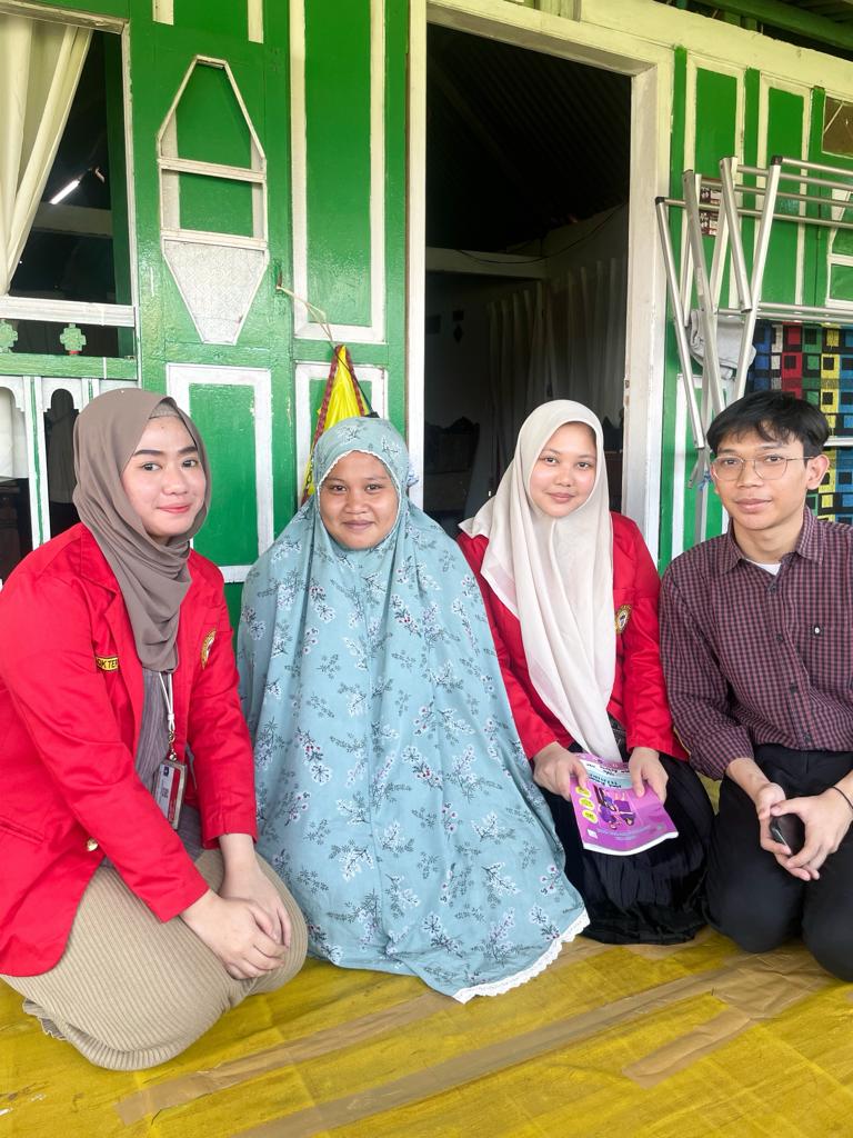 PERTEMUAN PERTAMA - Berkenalan dengan Ibu Nurul Almiani